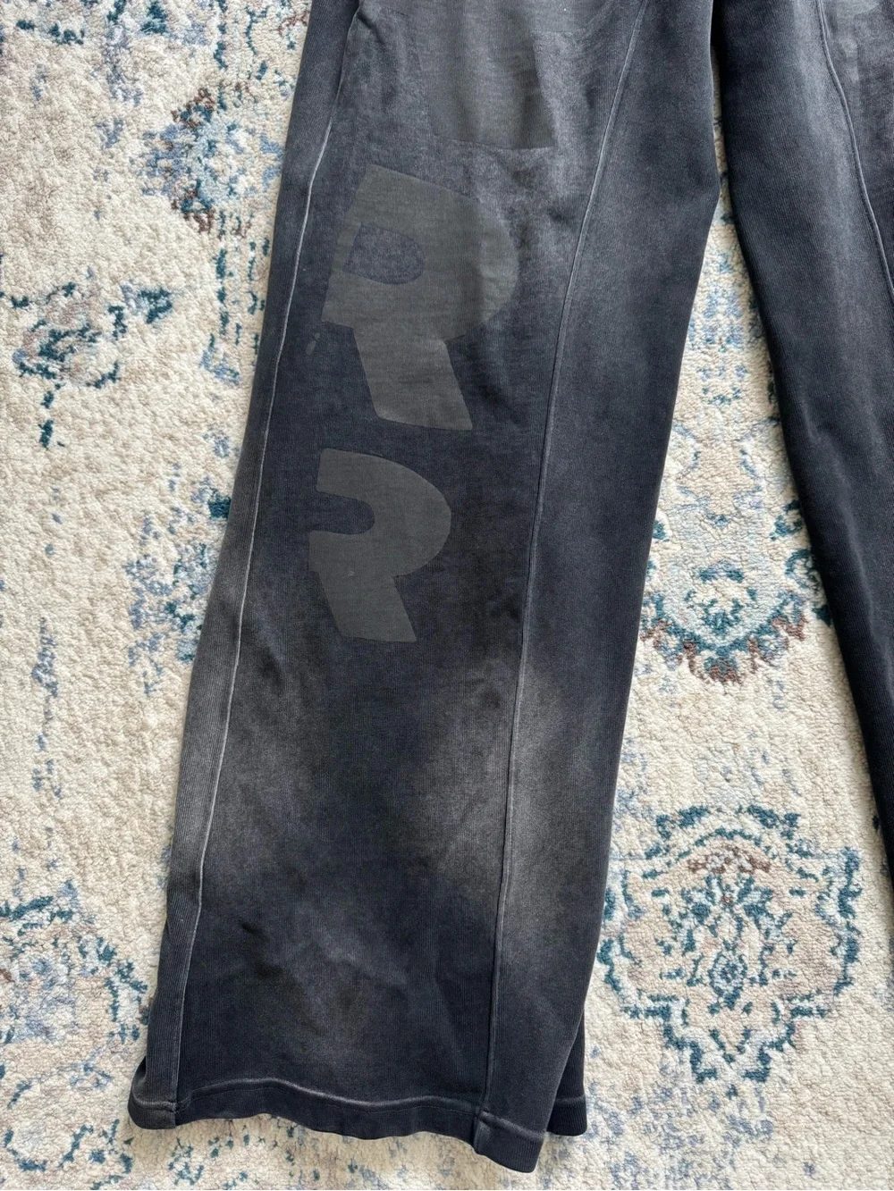 NWT Rivington Roi Rebis Fade Faster Flight Washed Black Sweatpants, Sz Large
